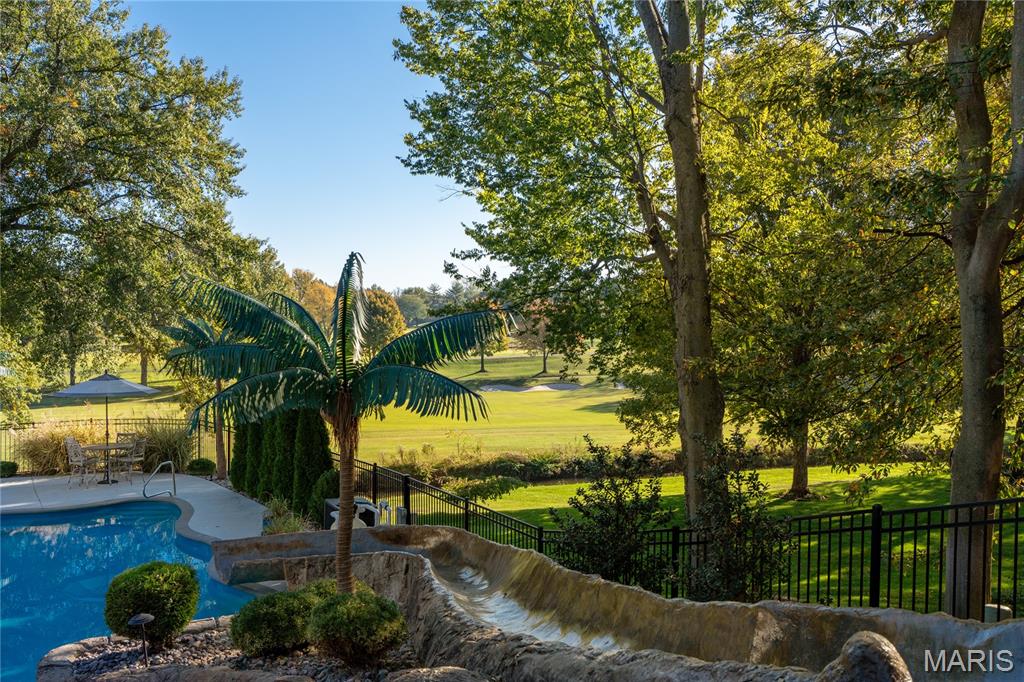 8 Number Two Green Drive