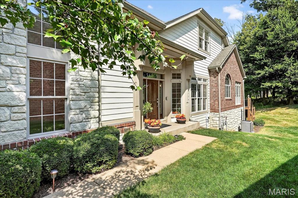 258 Meadowbrook Country Club Estate