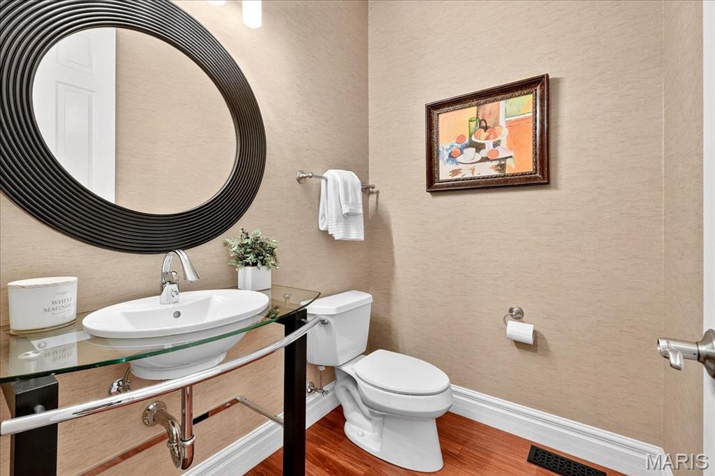 258 Meadowbrook Country Club Estate