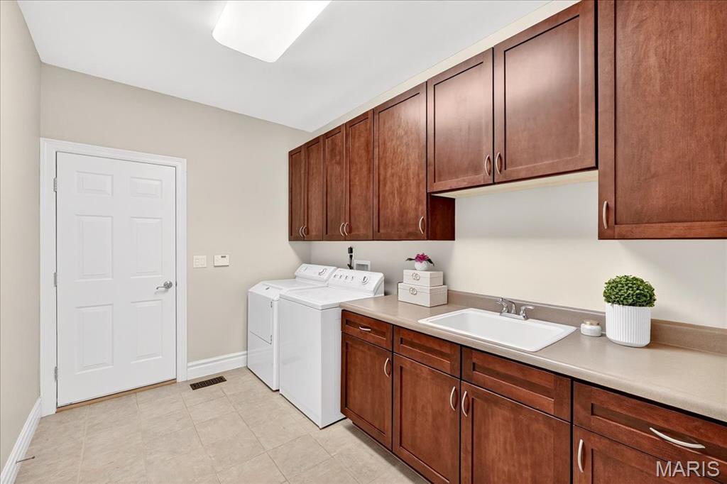 258 Meadowbrook Country Club Estate