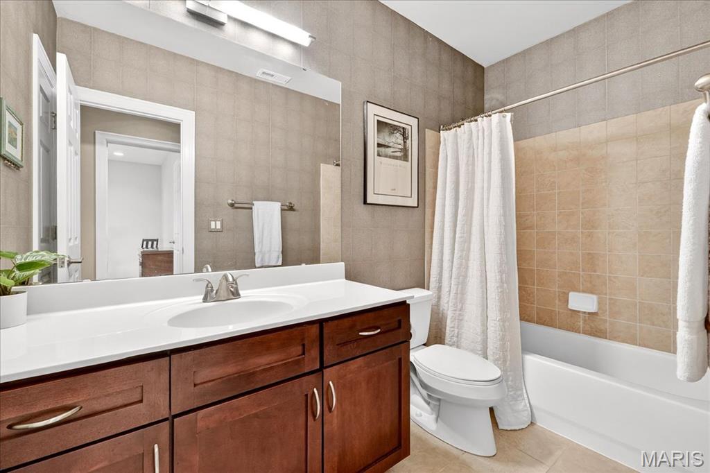 258 Meadowbrook Country Club Estate