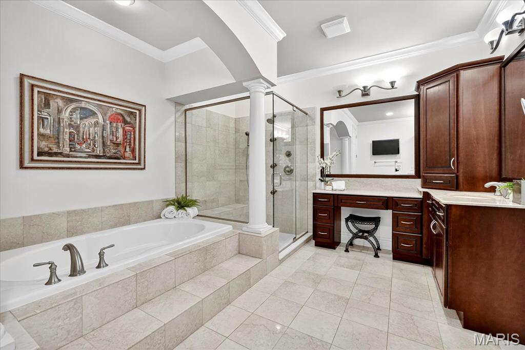 258 Meadowbrook Country Club Estate