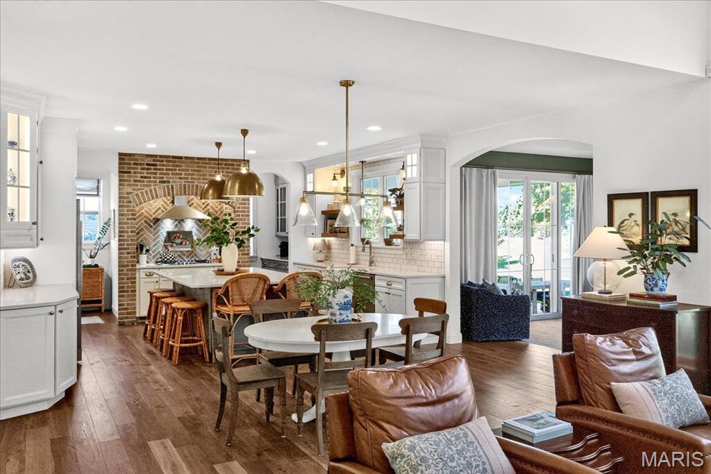 6109 Knights Table Court