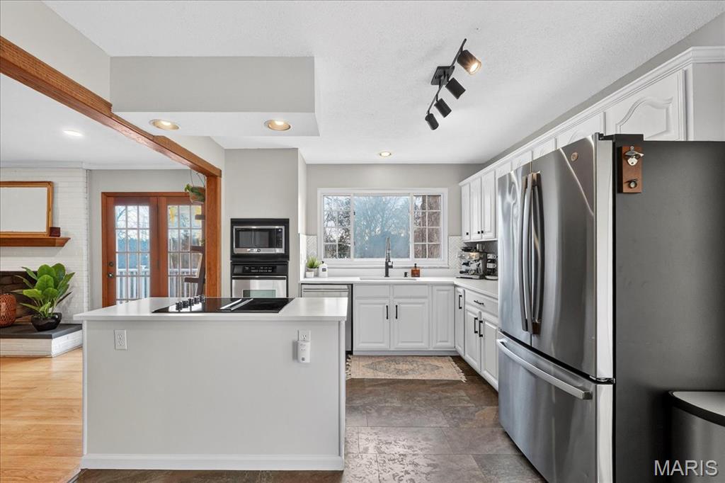 13290 Kenroyal Drive