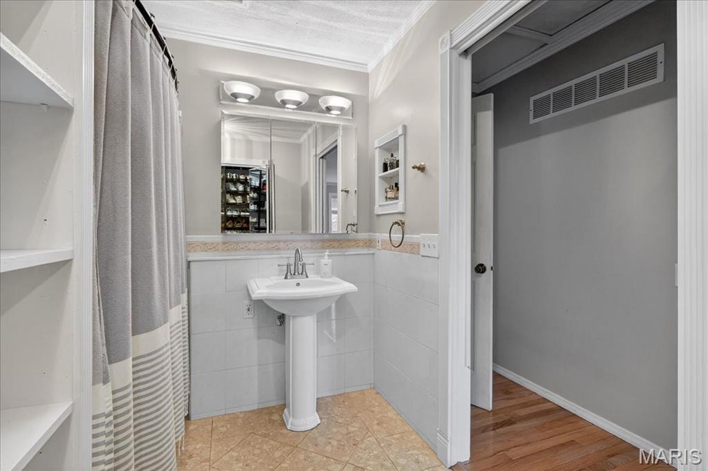 13290 Kenroyal Drive