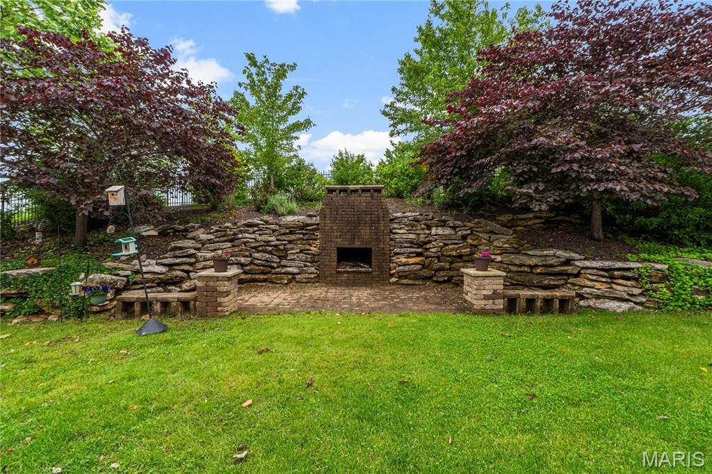 4216 Broken Rock Drive