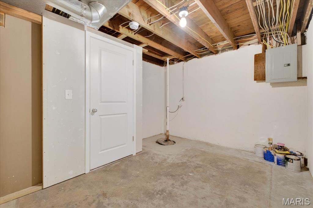 8628 Mayflower Court