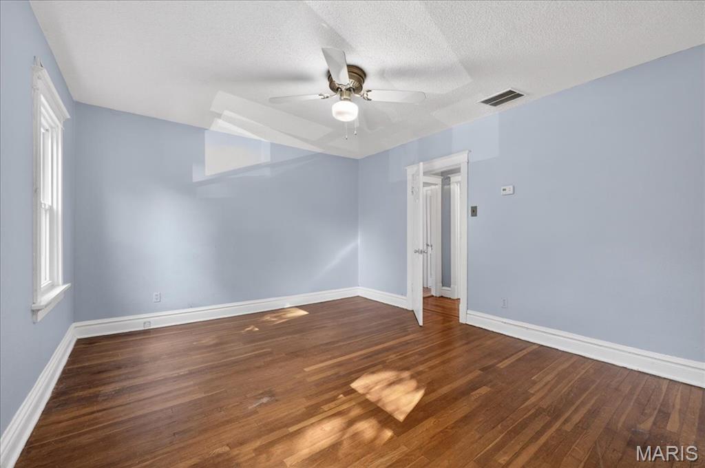 6011 S Grand Boulevard