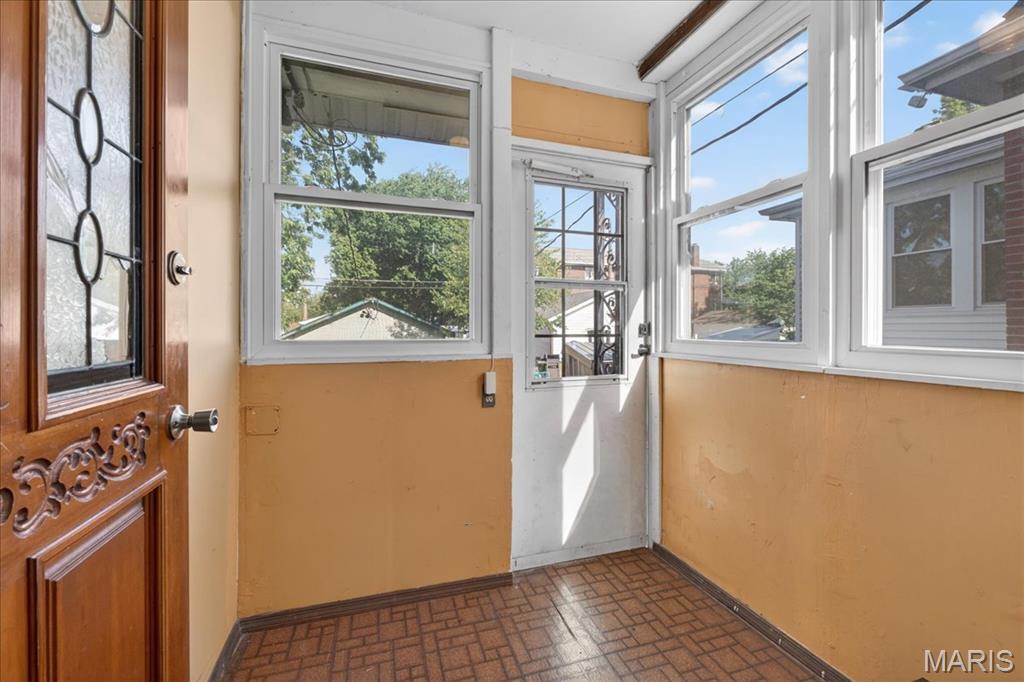 6011 S Grand Boulevard