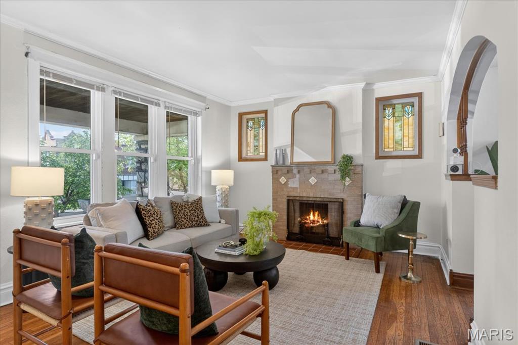 6011 S Grand Boulevard