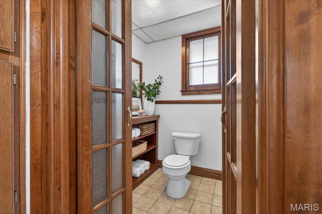 6011 S Grand Boulevard