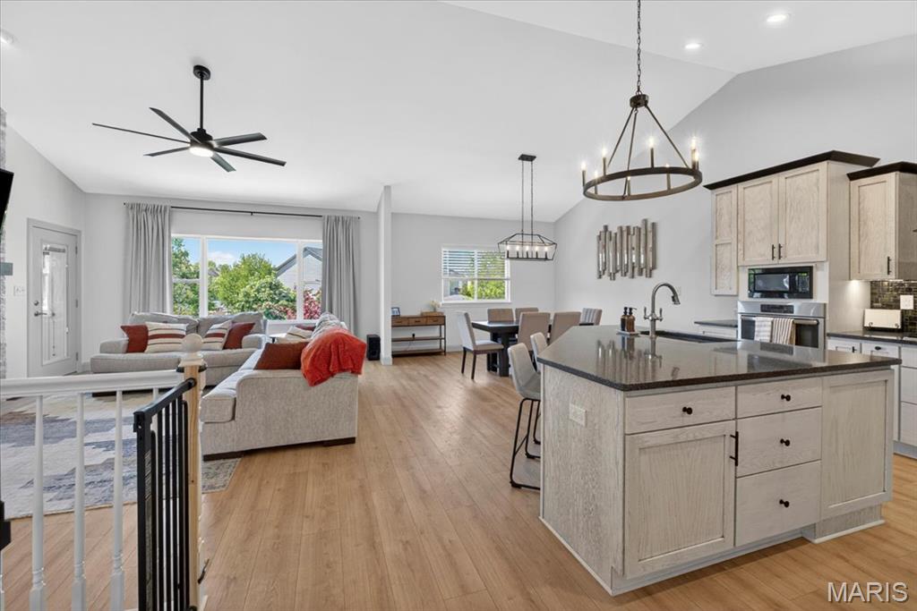 322 Pointe Loma Boulevard