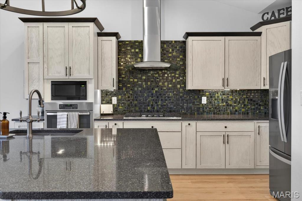 322 Pointe Loma Boulevard