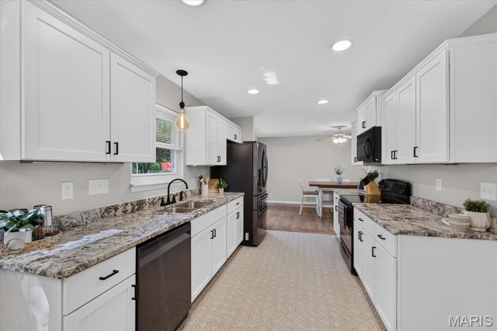 1285 Flora Lane