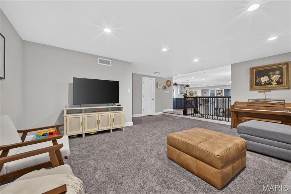 14391 Ladue Road