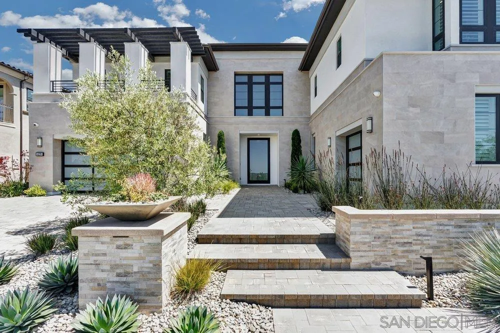 6179 Summit Crest Circle