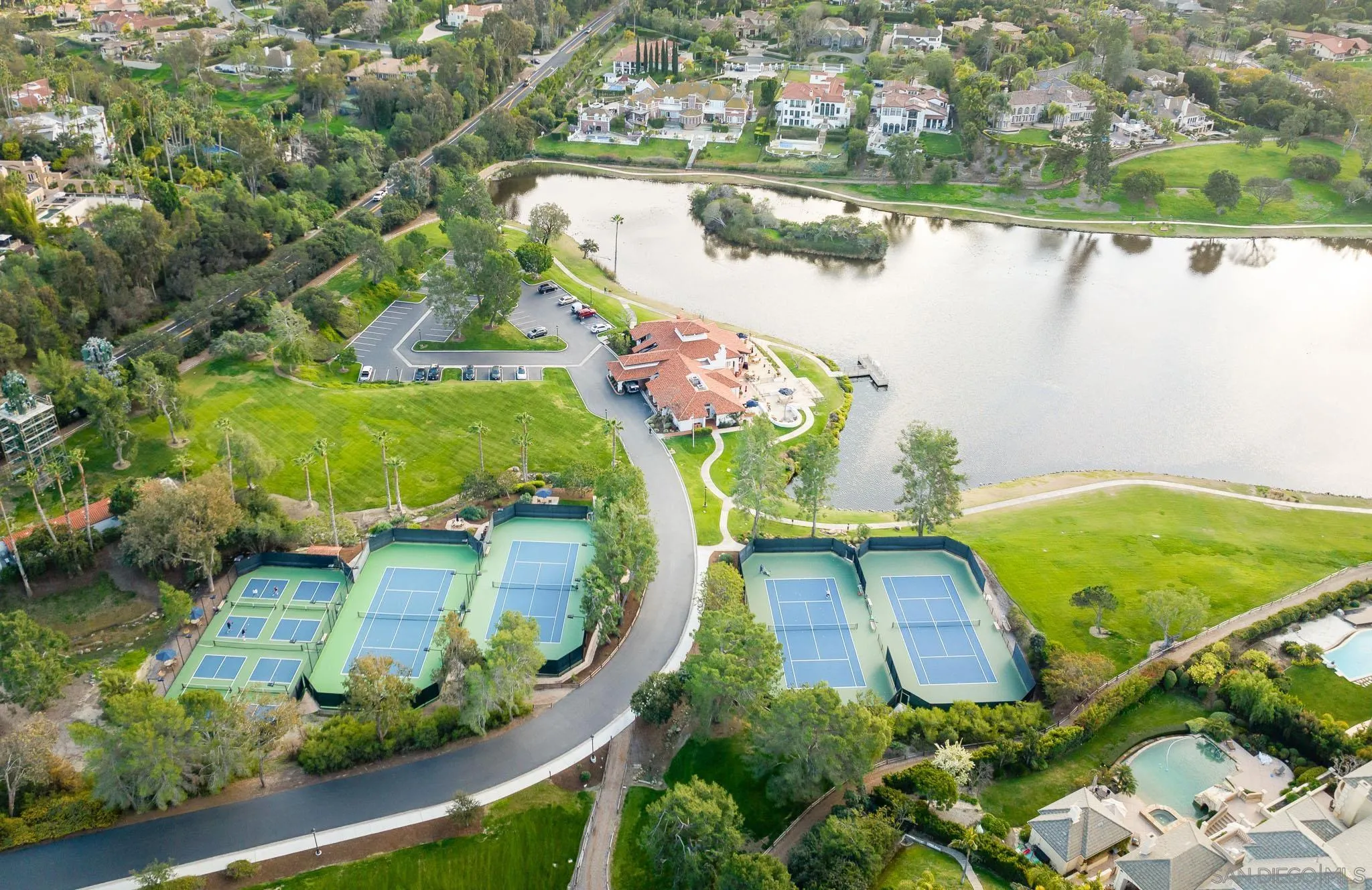 6295 Avenida Floresta