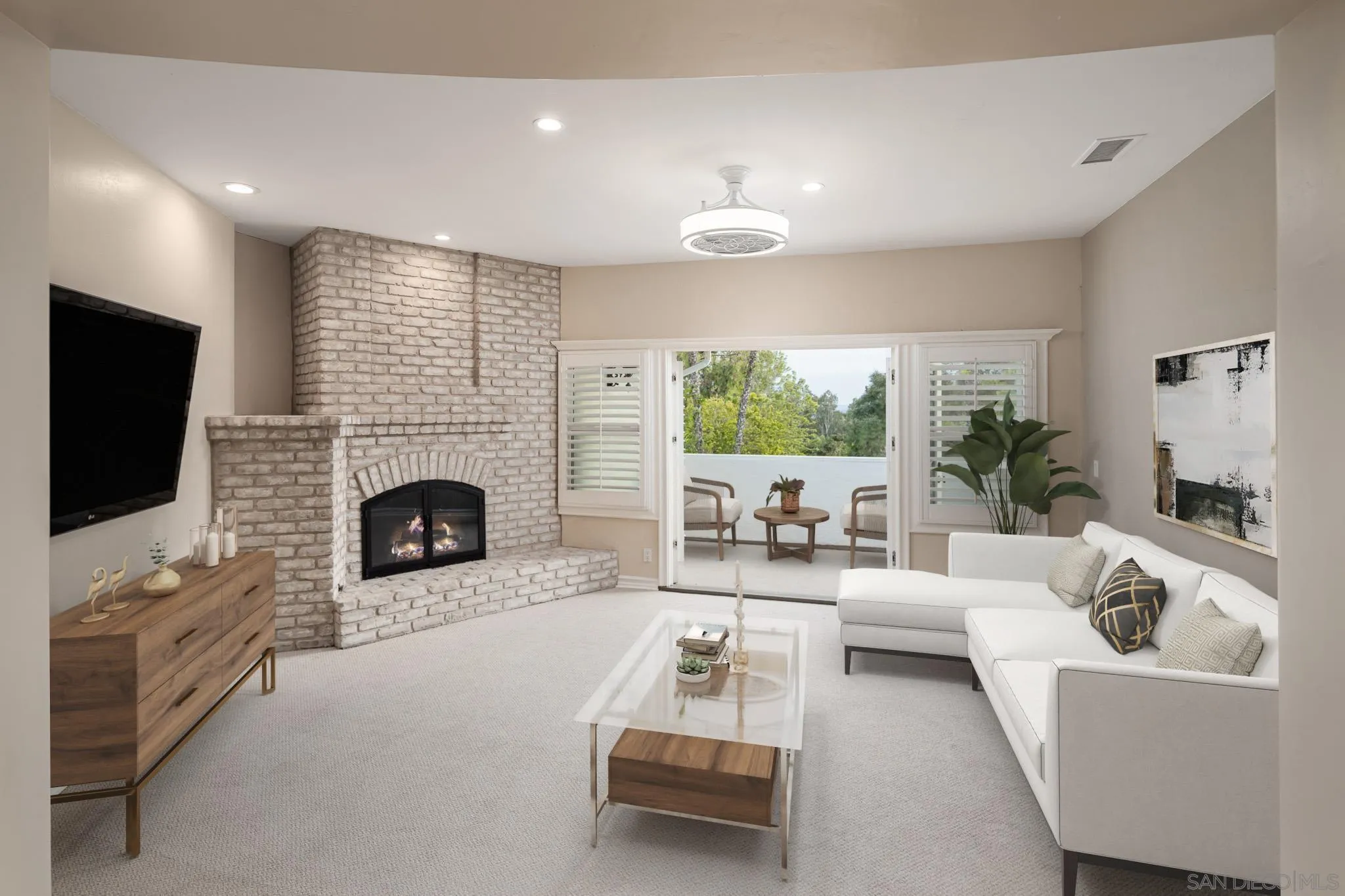 6295 Avenida Floresta