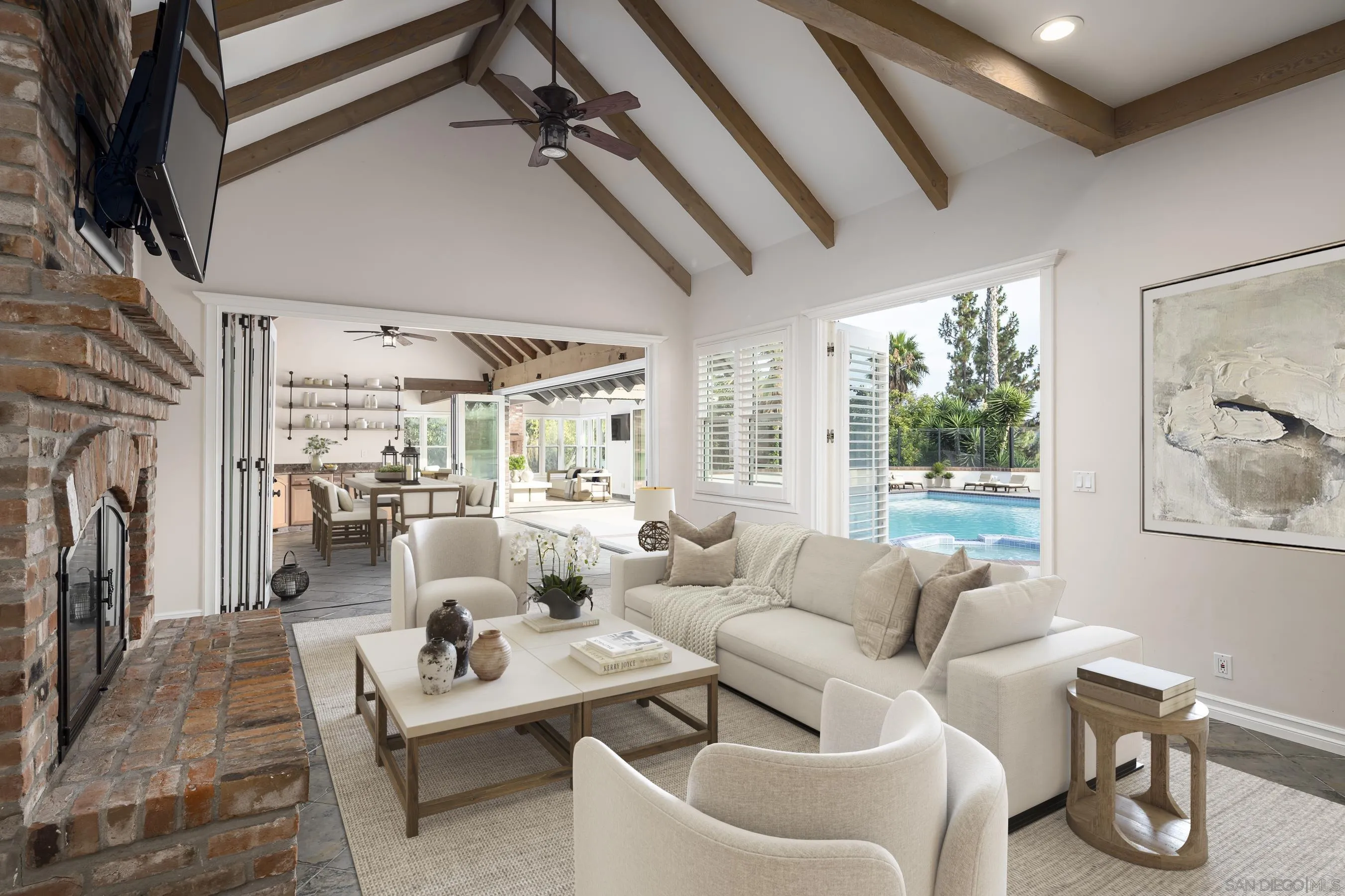 6295 Avenida Floresta