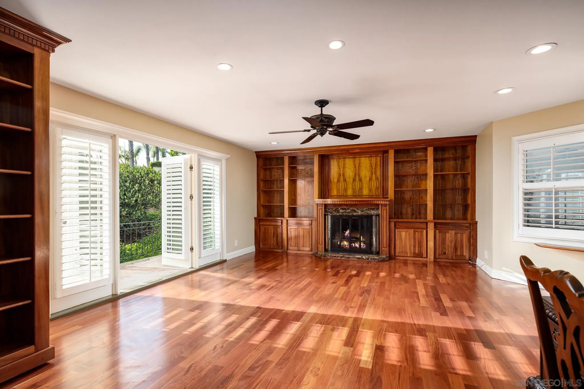 6295 Avenida Floresta