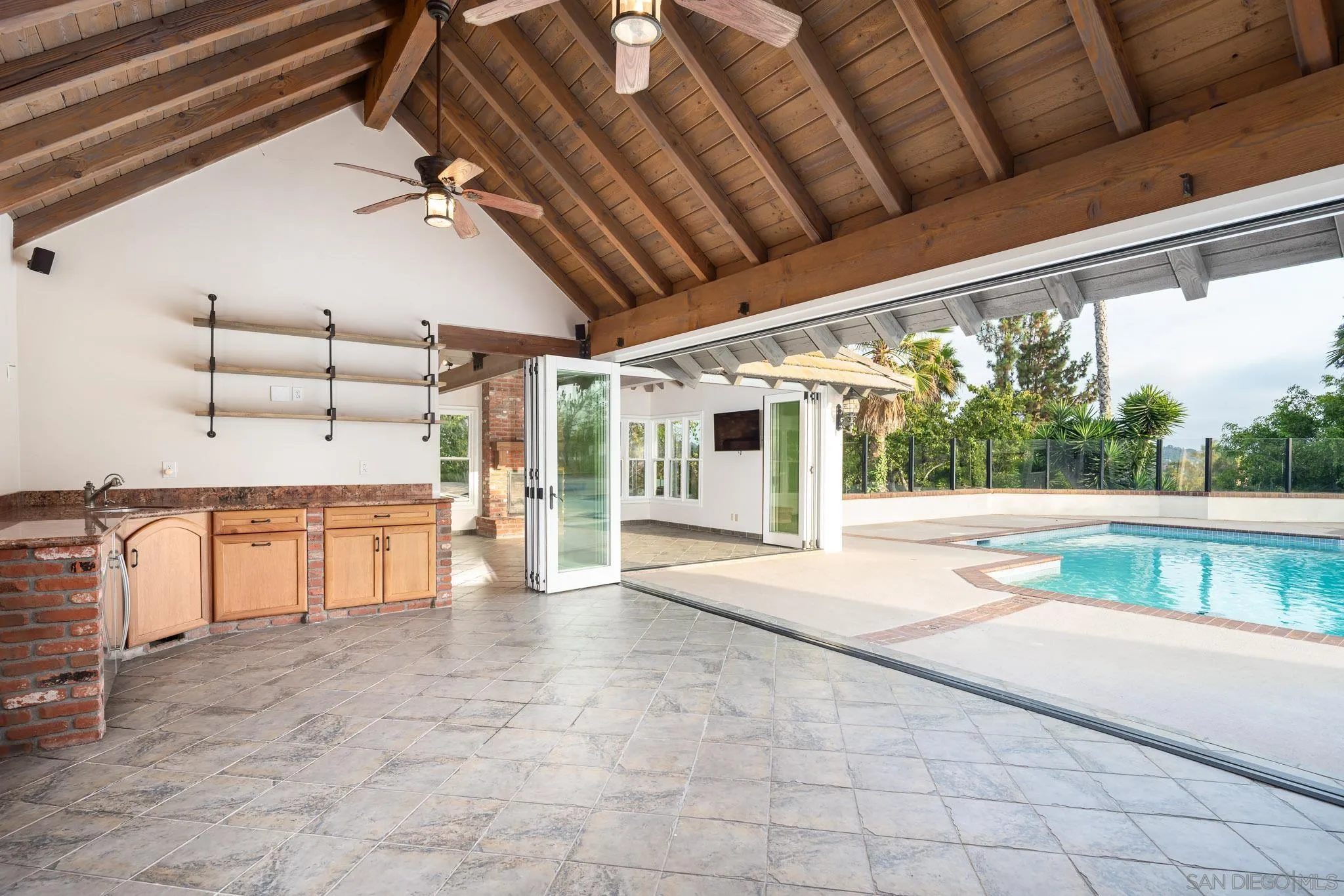 6295 Avenida Floresta