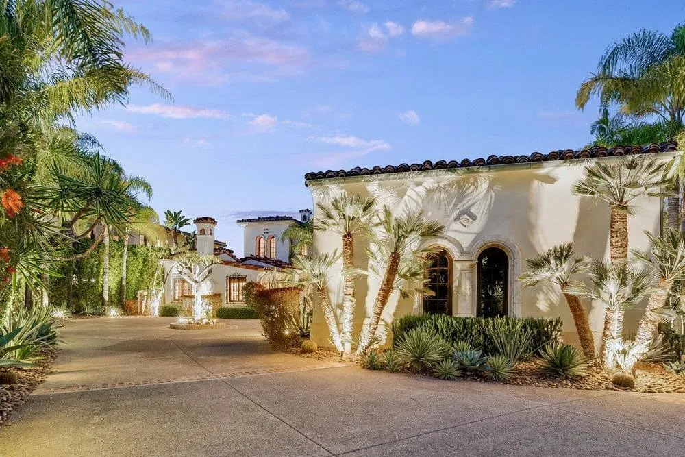 7748 Road To Zanzibar Lot 329