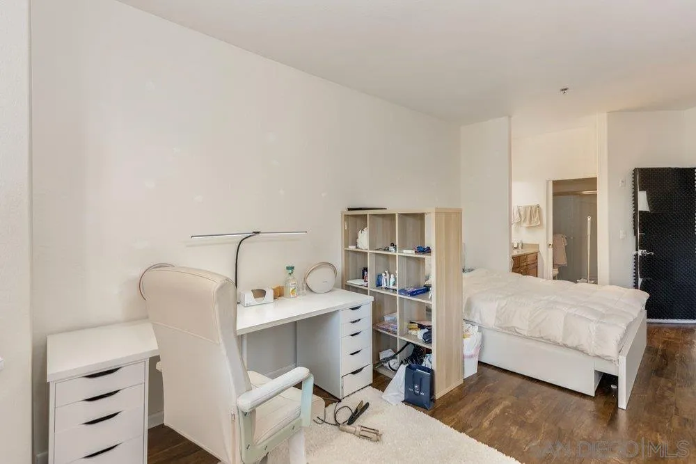 3969 Mahaila Ave Unit 209