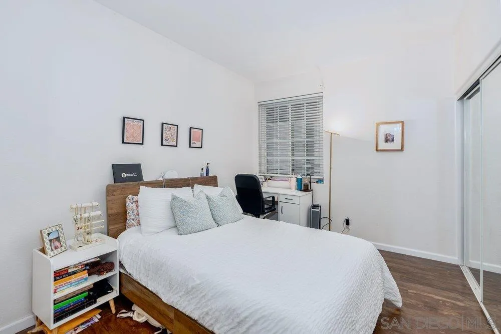 3969 Mahaila Ave Unit 209