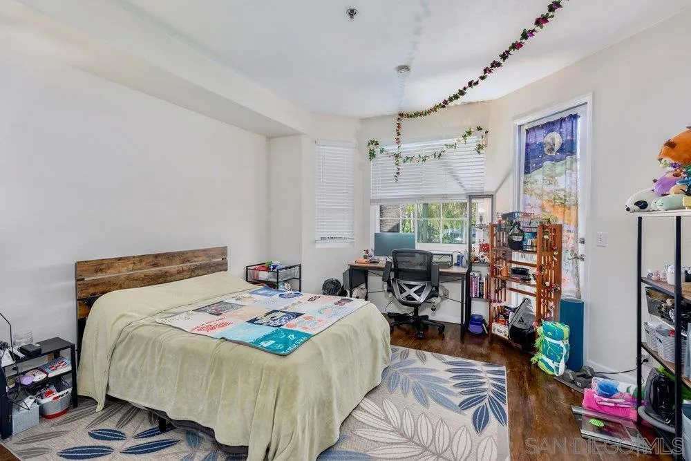 3969 Mahaila Ave Unit 209