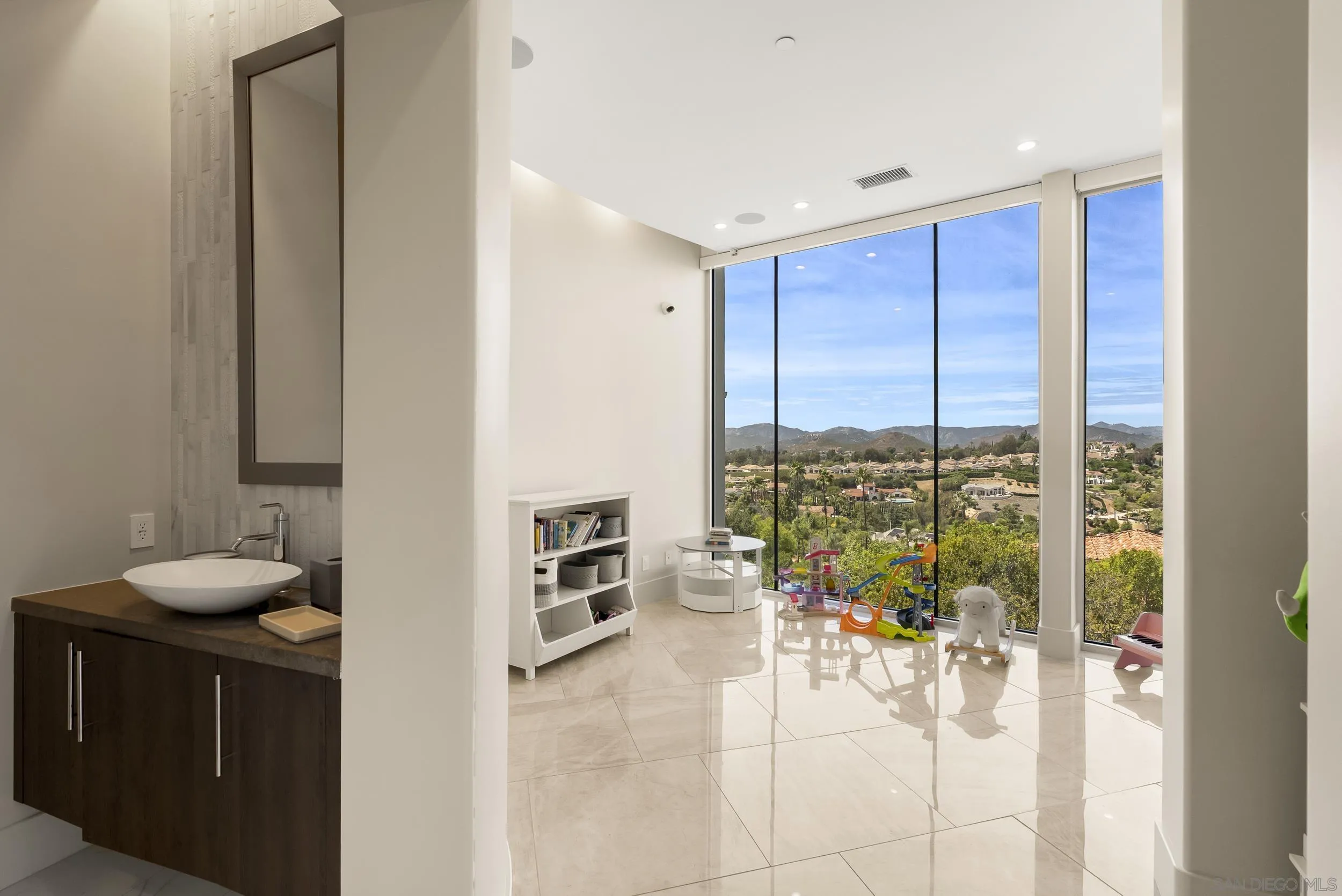 13220 Highlands Ranch Rd