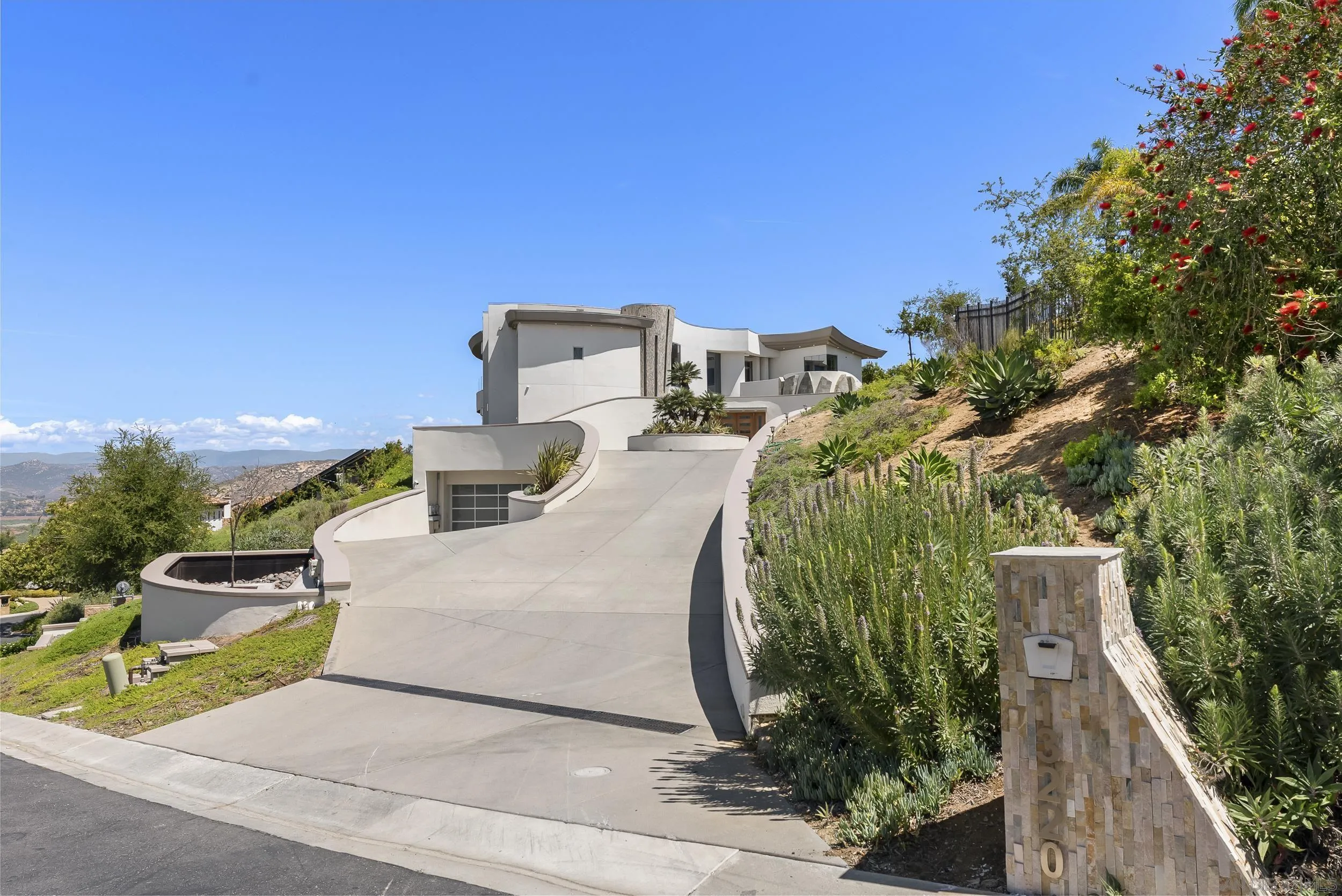 13220 Highlands Ranch Rd