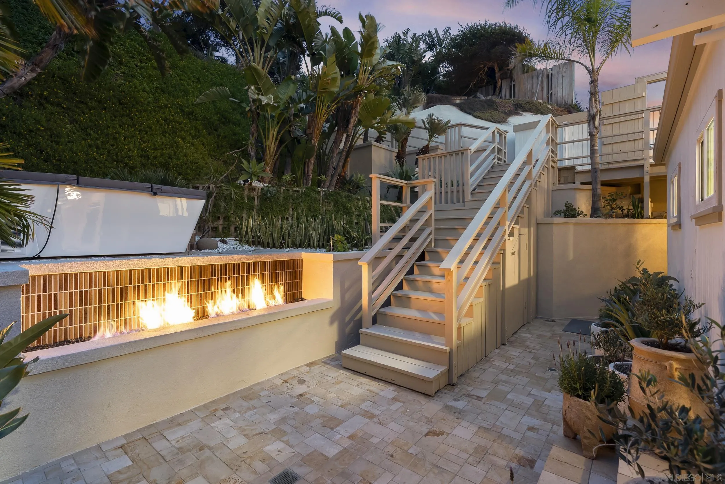 430 Moonlight Ln