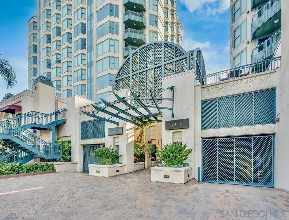 2500 Sixth Ave Unit Penthouse 4