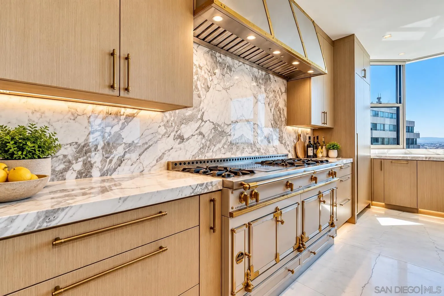 2500 Sixth Ave Unit Penthouse 4