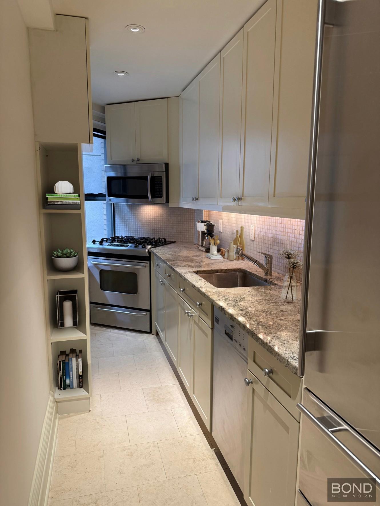 865 United Nations Plaza 14c