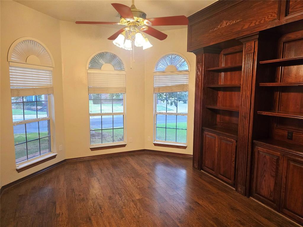 14912 W Jefferson Lane
