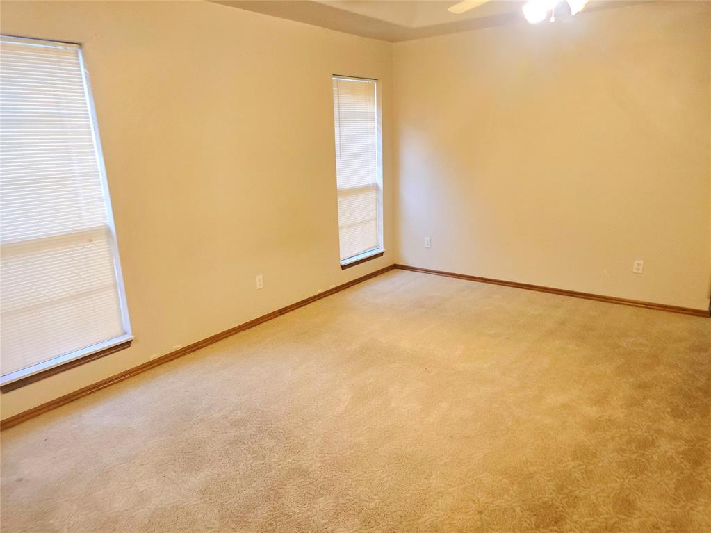 14912 W Jefferson Lane