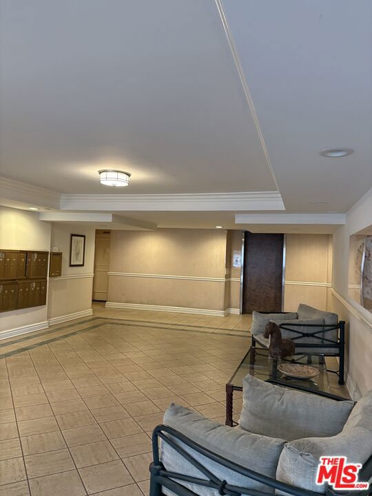 5310 Zelzah Avenue 303