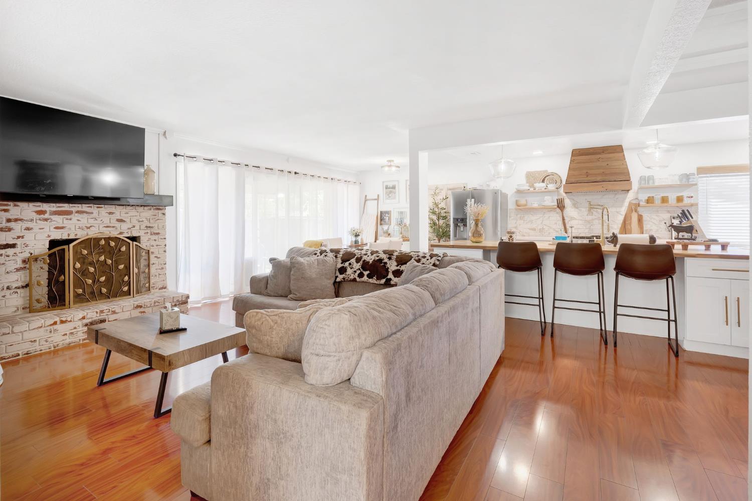 5837 Pioneer Way