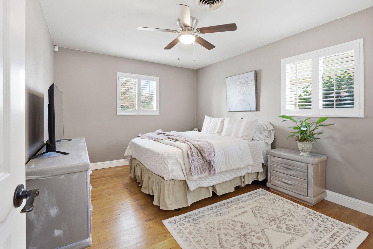 524 N Pacific Avenue