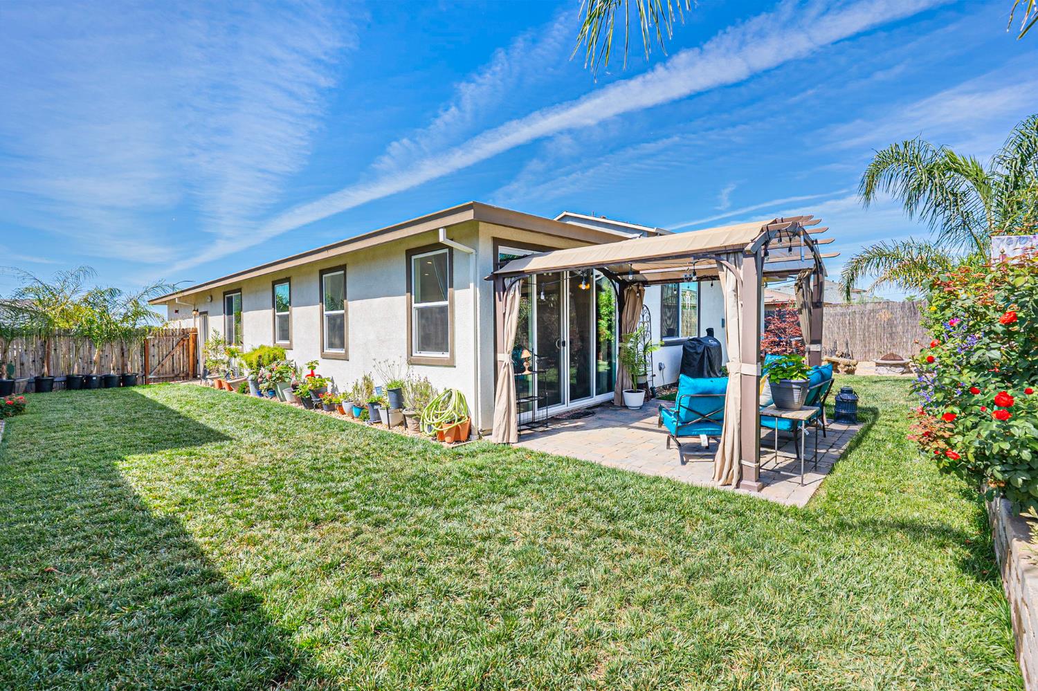 1549 Gelderlander Way