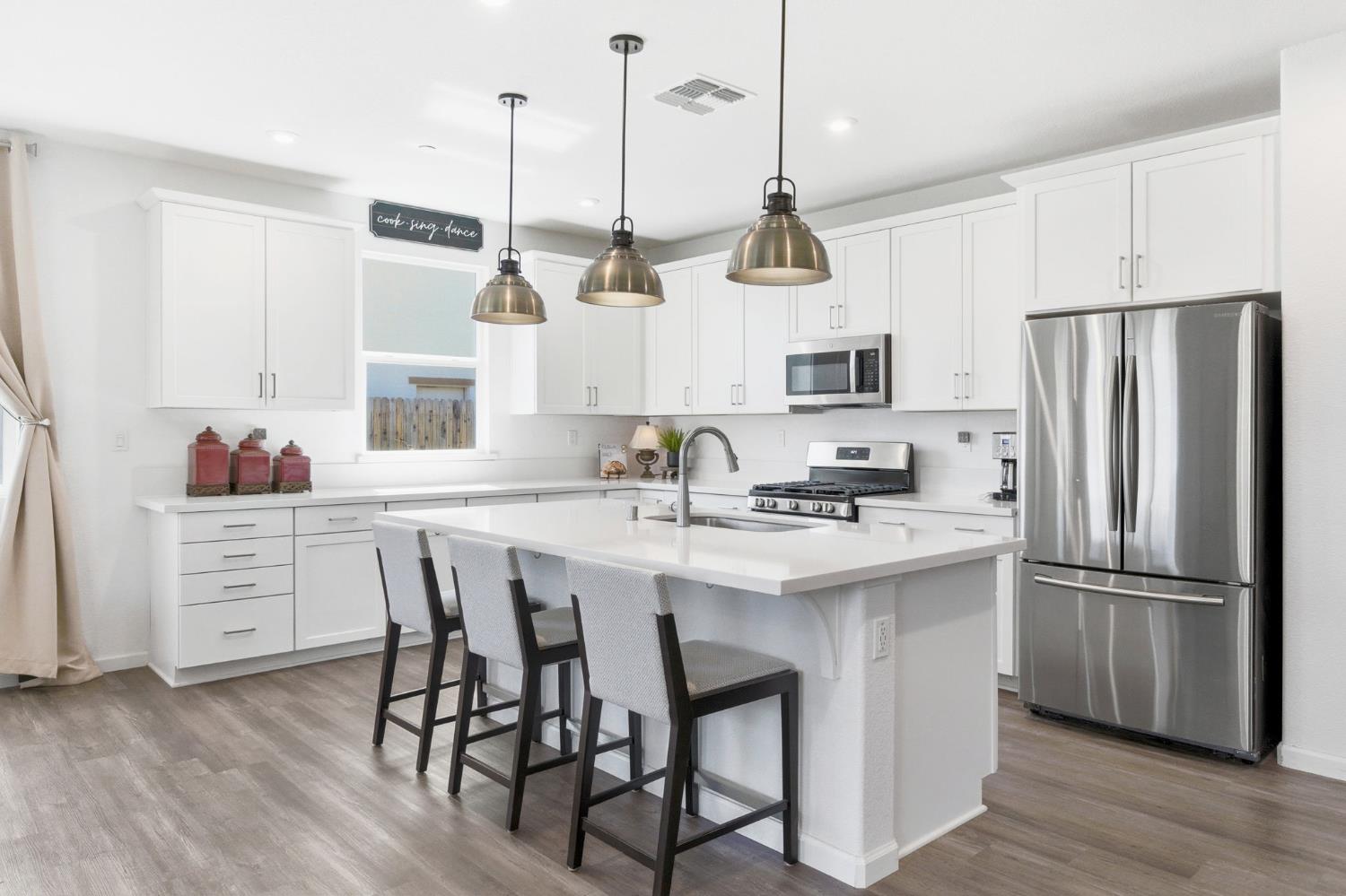 1549 Gelderlander Way