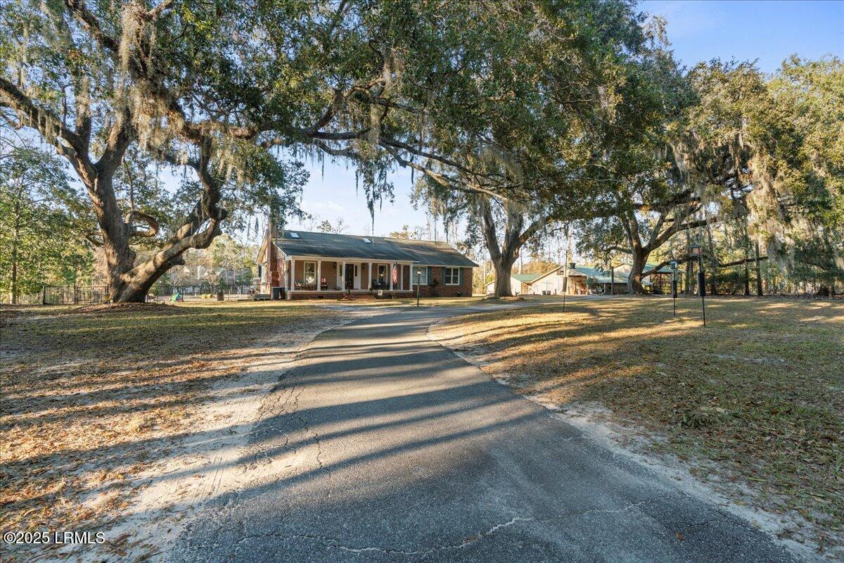 29 Grande Oaks Drive