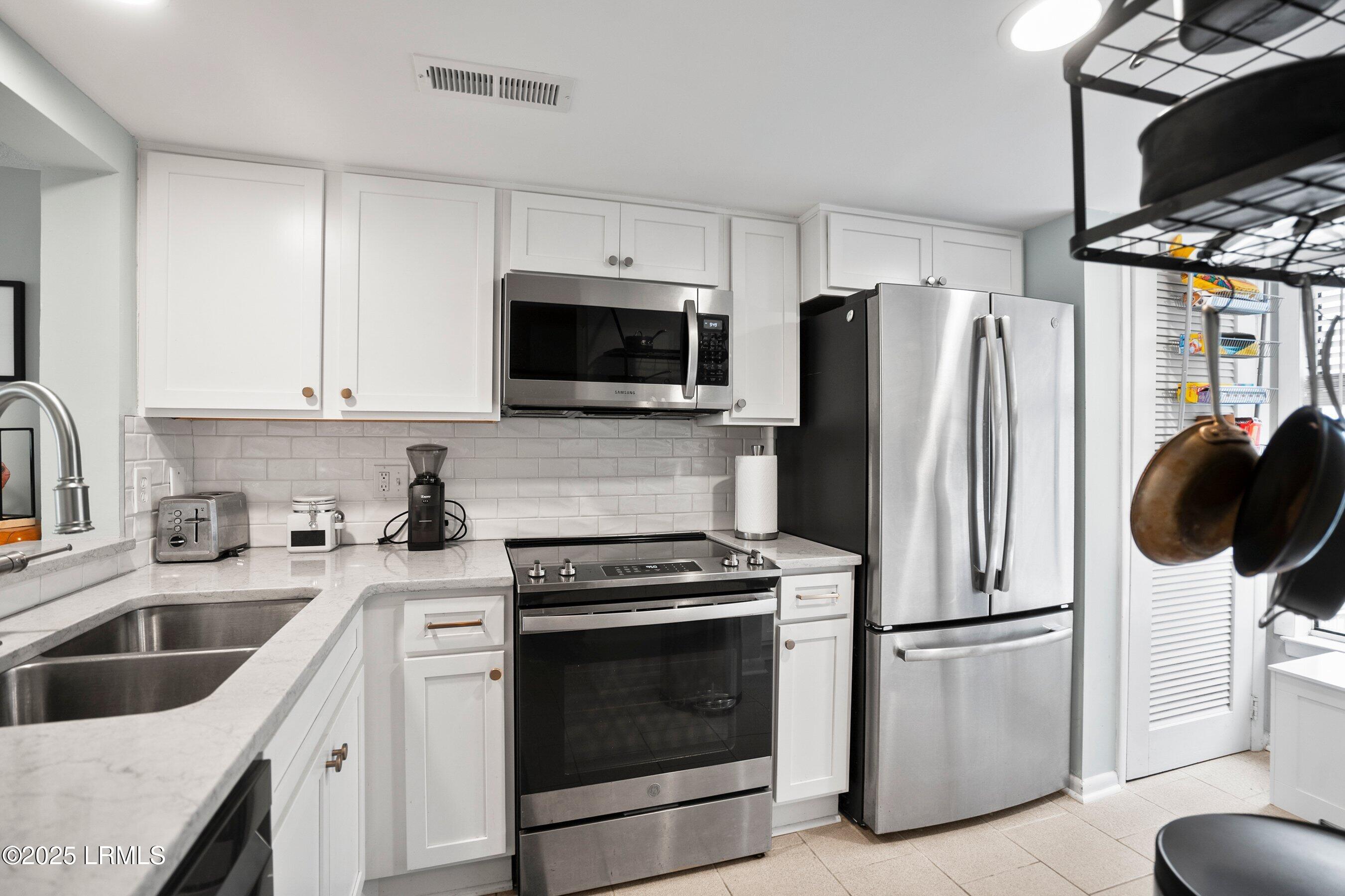 5 Cedar Reef Drive D201, St. Helena Island Unit: D201