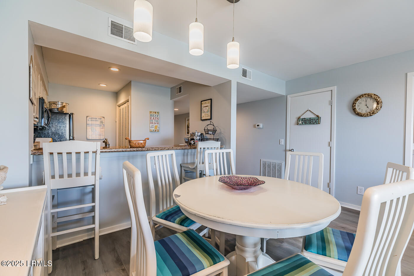 6 Harbor Drive N M214