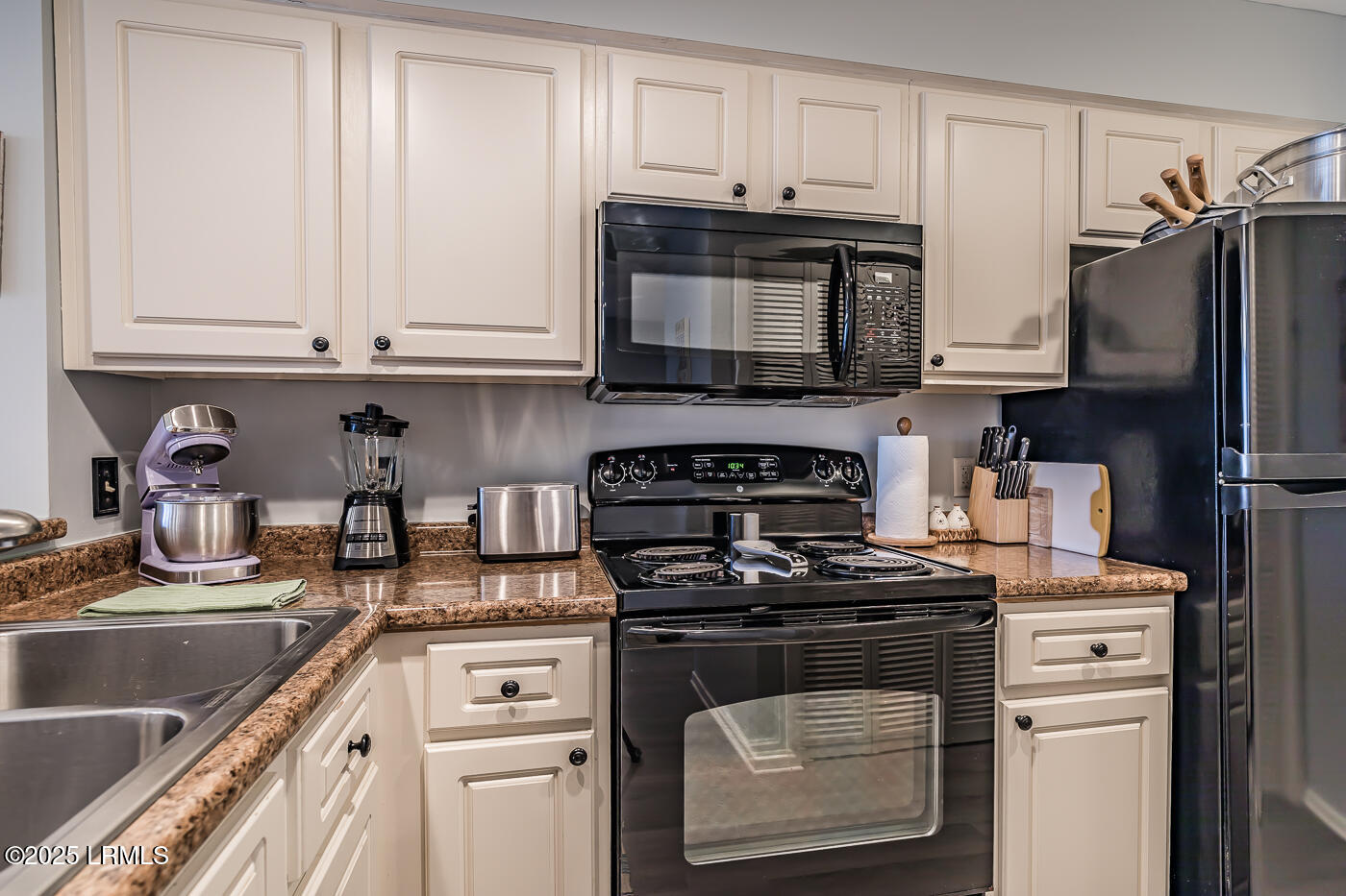 6 Harbor Drive N M214