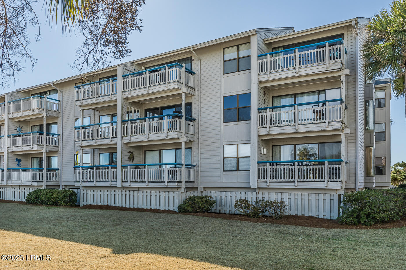 6 Harbor Drive N M214