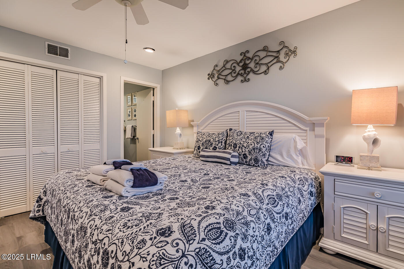 6 Harbor Drive N M214