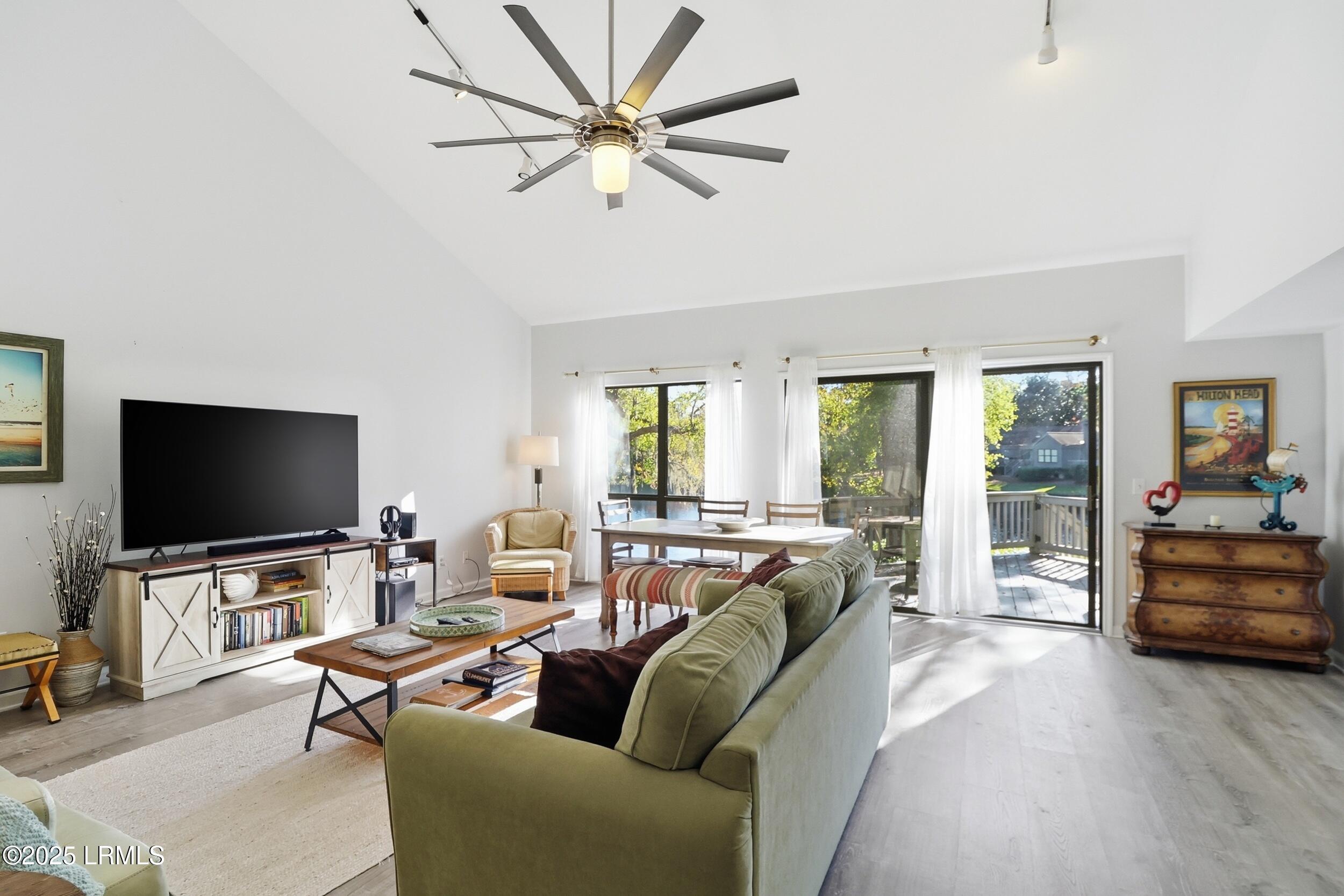 17 Lake Forest Drive 3348