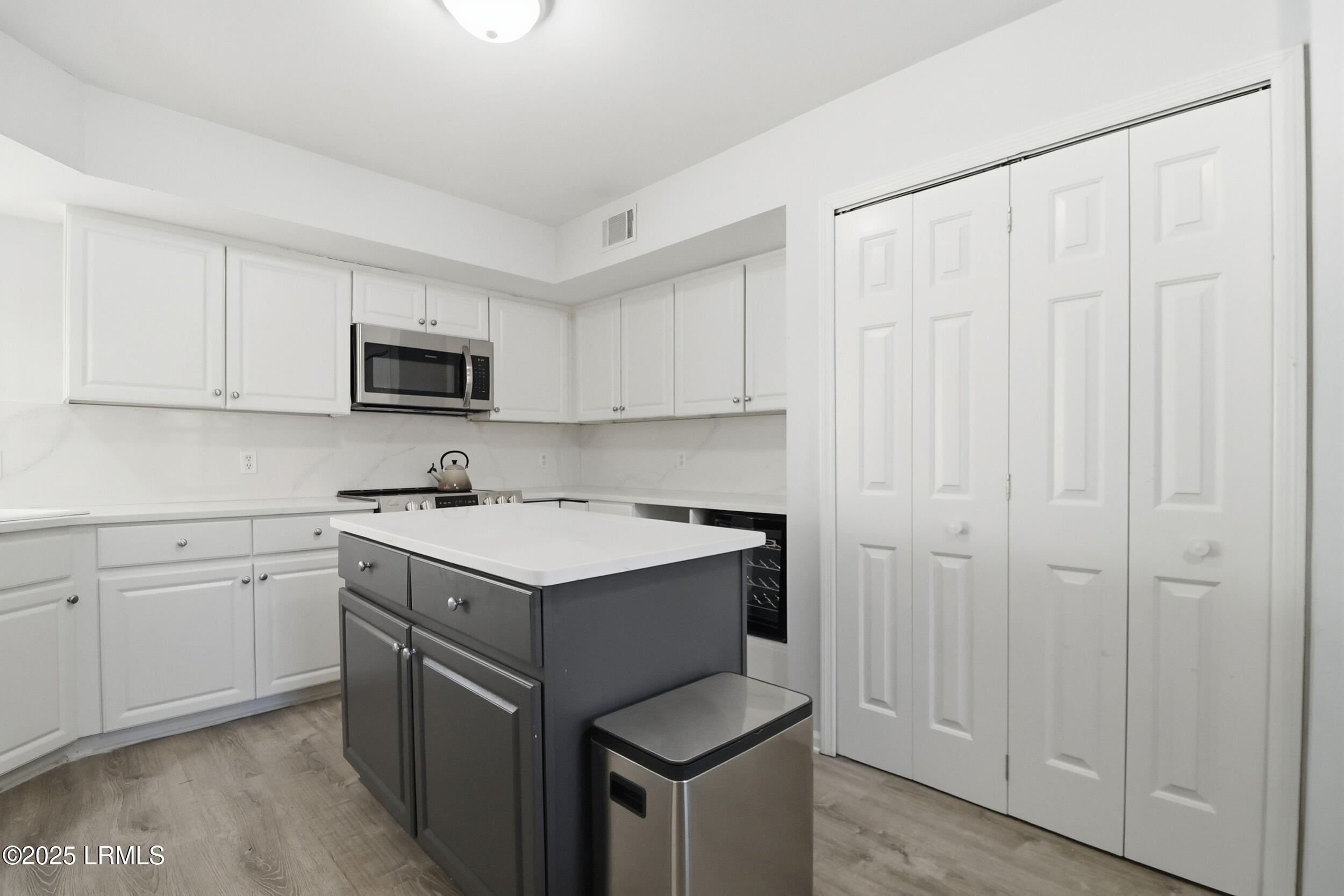 17 Lake Forest Drive 3348